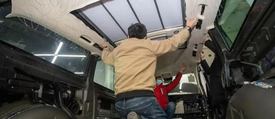 車輛頂棚膠水2
